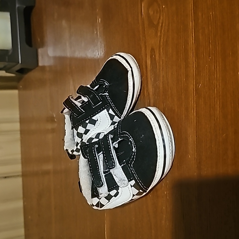Soft bottom baby shoes